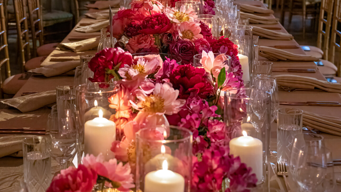amfAR, The Foundation for AIDS Research, will honor Dionne Warwick and Dee Ocleppo Hilfiger in Palm Beach. Non-profit gala experts,  JWennes Events, designed the event and guest experience including stunning tablescapes with bold florals and tent draped in stunning custom fabrics.