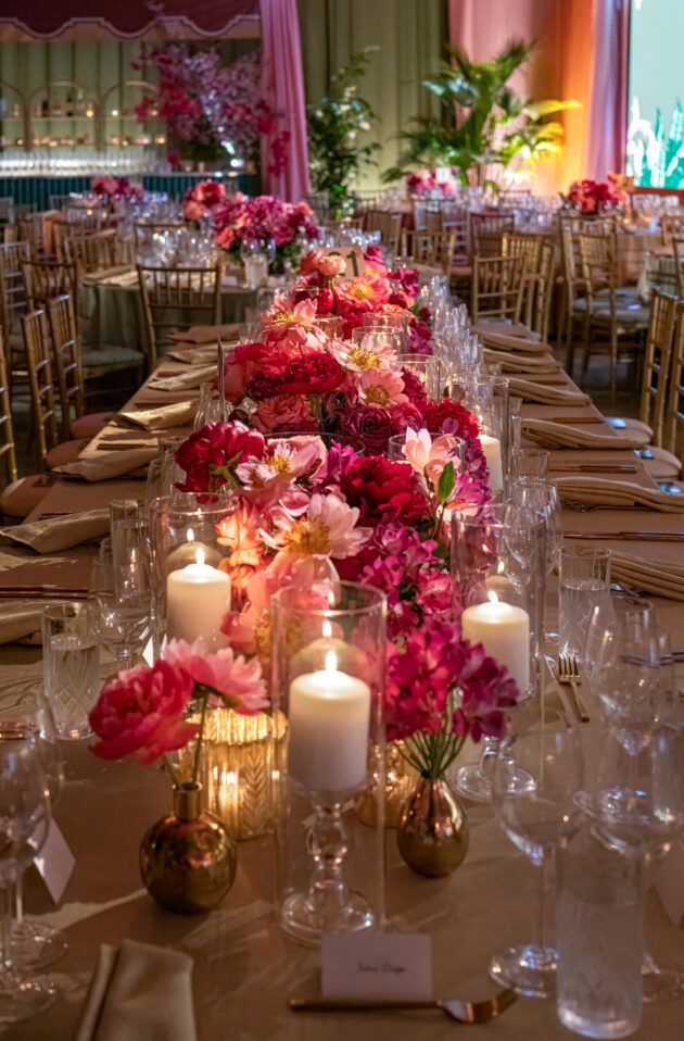amfAR, The Foundation for AIDS Research, will honor Dionne Warwick and Dee Ocleppo Hilfiger in Palm Beach. Non-profit gala experts,  JWennes Events, designed the event and guest experience including stunning tablescapes with bold florals and tent draped in stunning custom fabrics.